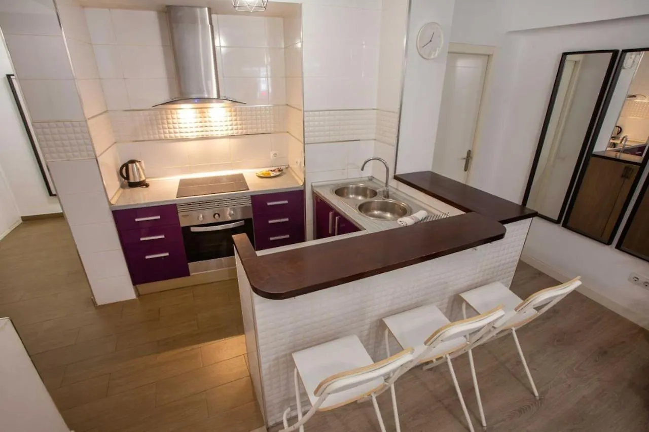 Holidays2Malaga Lagunillas 3 Bedrooms Downtown Local Area 500Mb Free Wifi 0*,  İspanya