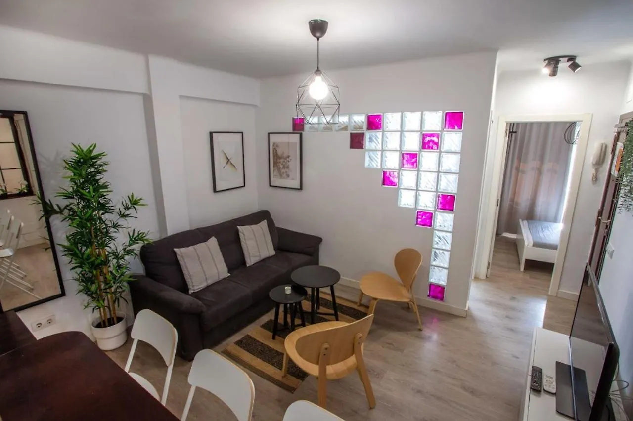Holidays2Malaga Lagunillas 3 Bedrooms Downtown Local Area 500Mb Free Wifi Apartment Malaga