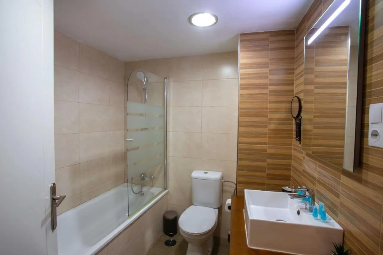 Apartment Holidays2Malaga Lagunillas 3 Bedrooms Downtown Local Area 500Mb Free Wifi Spain