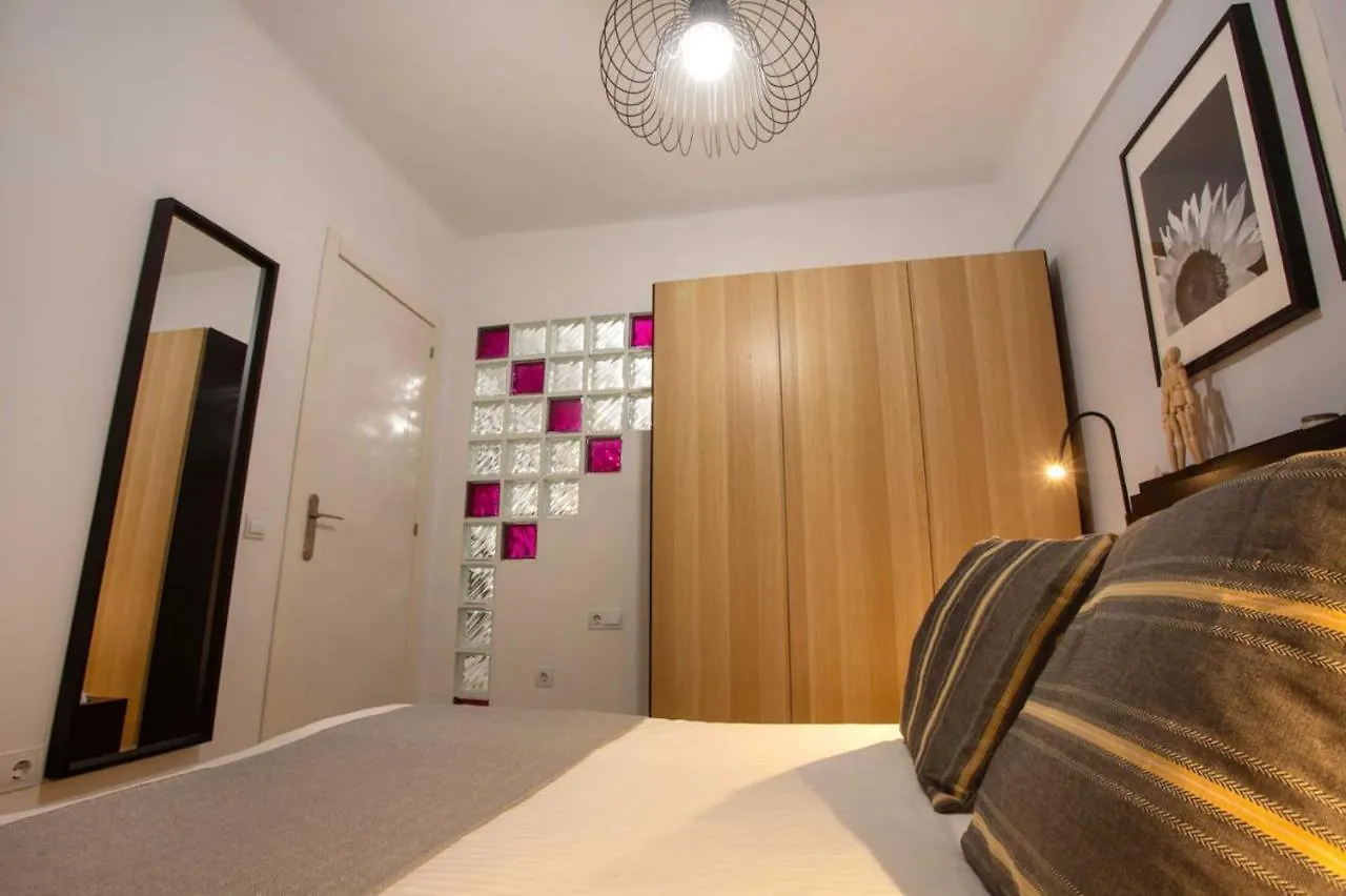 Apartment Holidays2Malaga Lagunillas 3 Bedrooms Downtown Local Area 500Mb Free Wifi